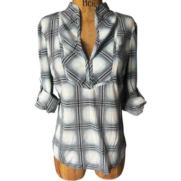 BCBGMaxAzria Plaid Blouse in Blue and White NWOT XS - Picture 5 of 9